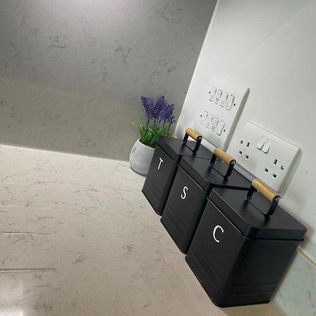 Modern 2 Bedroom City Centre Apartment W Balcony Manchester Bagian luar foto