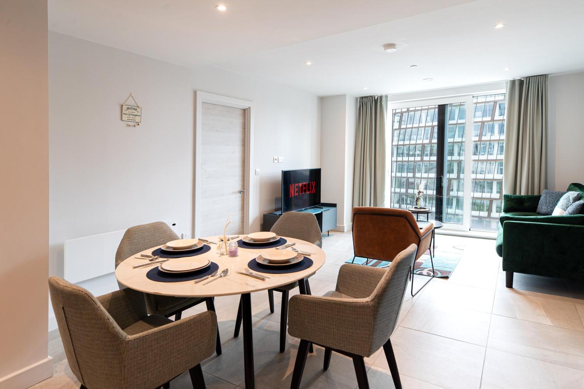 Modern 2 Bedroom City Centre Apartment W Balcony Manchester Bagian luar foto